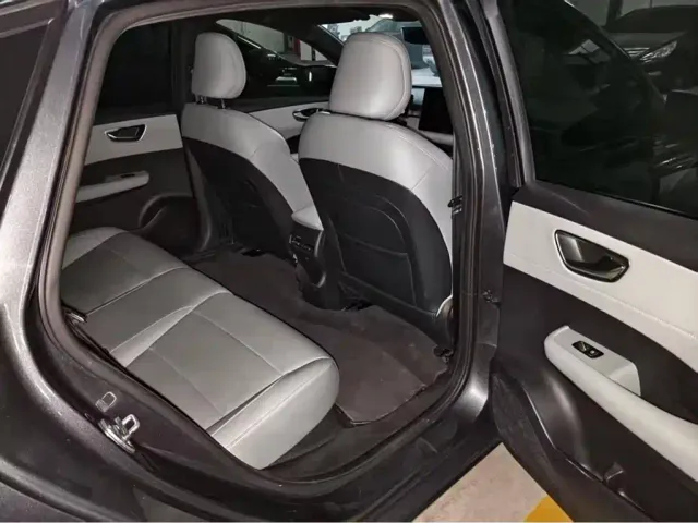 Roewe D6 — Фото автомобиля 5