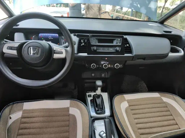 Honda Fit — Фото автомобиля 12