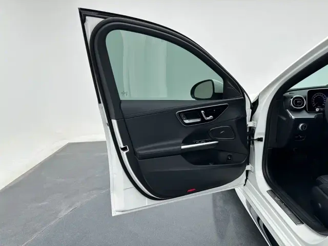 Mercedes-Benz C-Class — Фото автомобиля 15