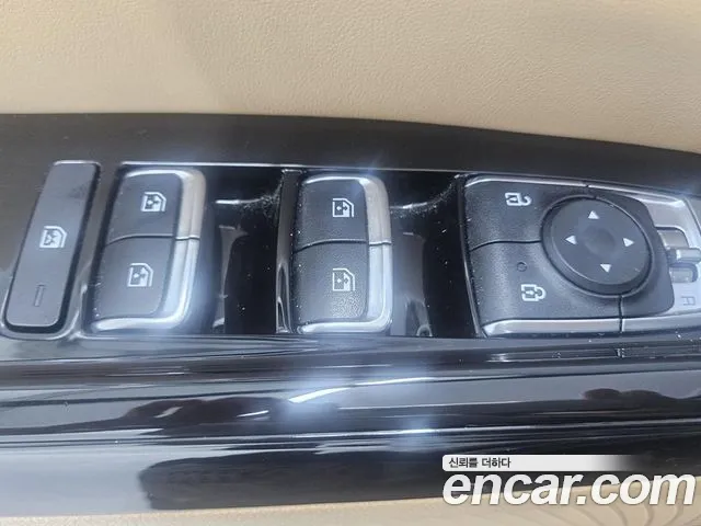 Kia Carnival Generation 4 — Фото автомобиля 8