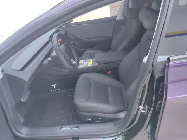 Tesla Model 3 — Фото автомобиля 9