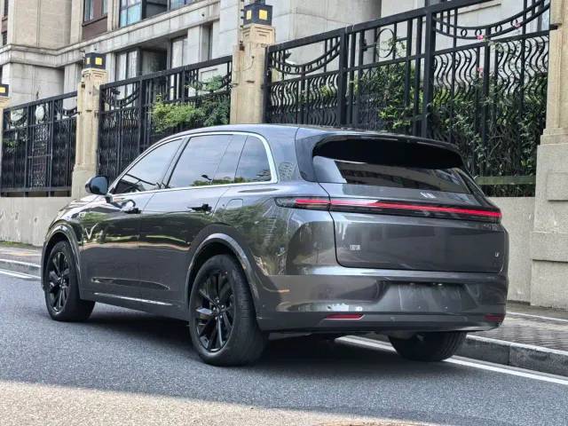 Li Auto L7 — Фото автомобиля 4