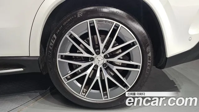 Mercedes-Benz GLE-Class — Фото автомобиля 18