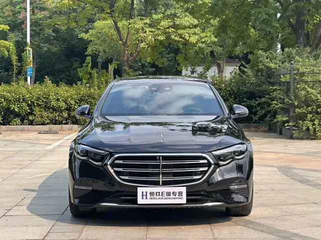 Фотография автомобиля — Mercedes-Benz E-Class