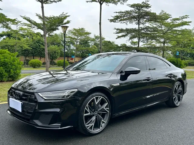 Фотография автомобиля — Audi A7L