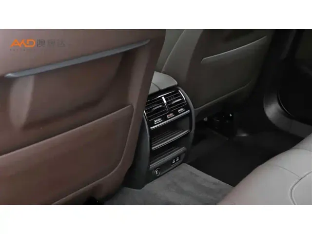 BMW 5 Series — Фото автомобиля 9