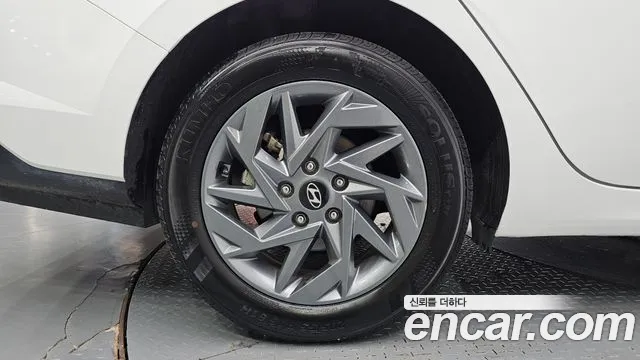 Hyundai Avante CN7 — Фото автомобиля 5