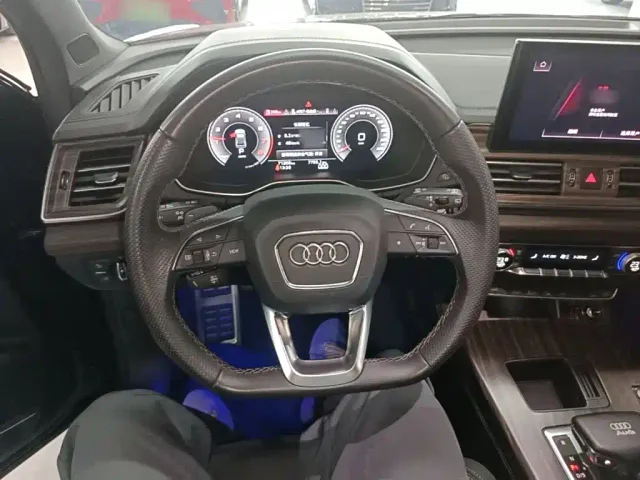 Audi Q5L — Фото автомобиля 10