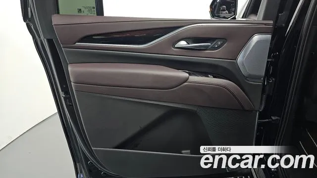 Cadillac Escalade Generation 5 — Фото автомобиля 25