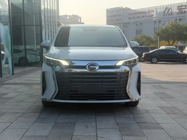 GAC Trumpchi M6 — Фото автомобиля 3