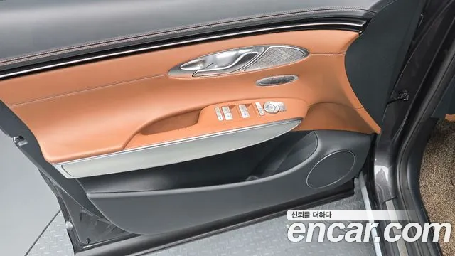 Genesis GV70 — Фото автомобиля 13