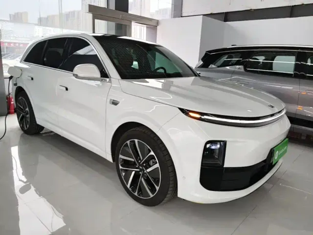 Li Auto L6 — Фото автомобиля 3