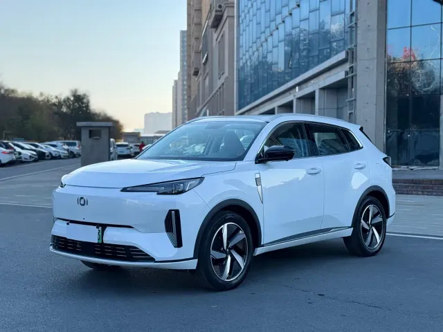 Фотография автомобиля — Changan Qiyuan Q05