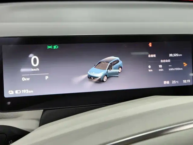 Leapmotor B10 — Фото автомобиля 14