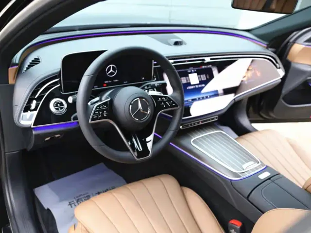 Mercedes-Benz E-Class — Фото автомобиля 13