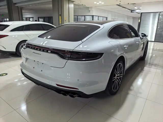 Porsche Panamera — Фото автомобиля 18