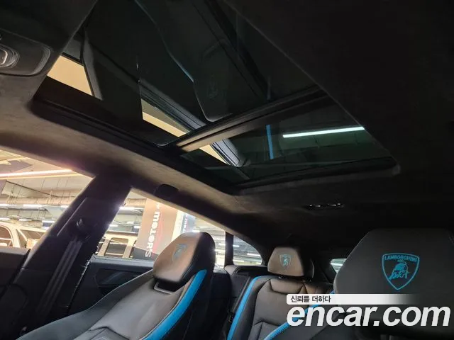 Lamborghini Urus — Фото автомобиля 5