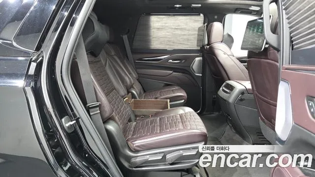 Cadillac Escalade Generation 5 — Фото автомобиля 12