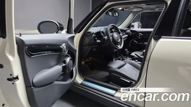MINI Cooper — Фото автомобиля 10