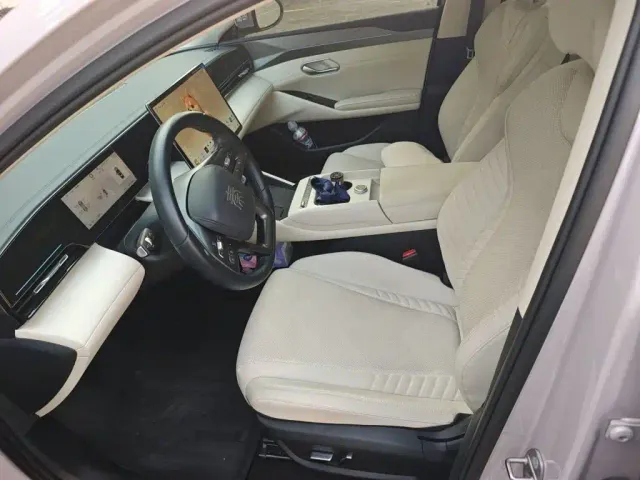 BYD Qin L — Фото автомобиля 16