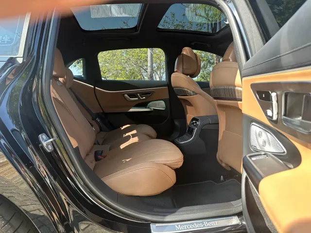 Mercedes-Benz E-Class — Фото автомобиля 15