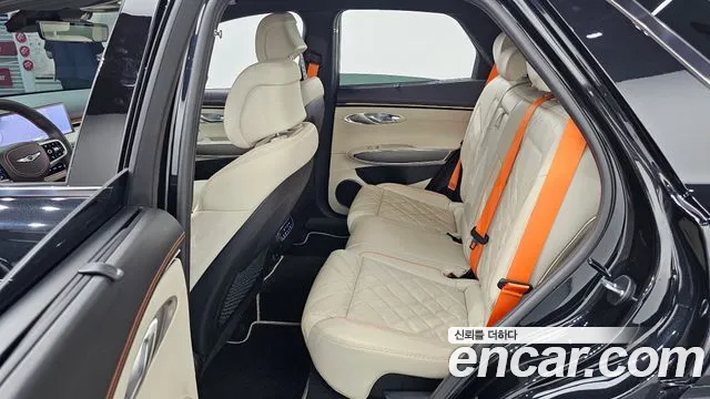Genesis GV70 — Фото автомобиля 10