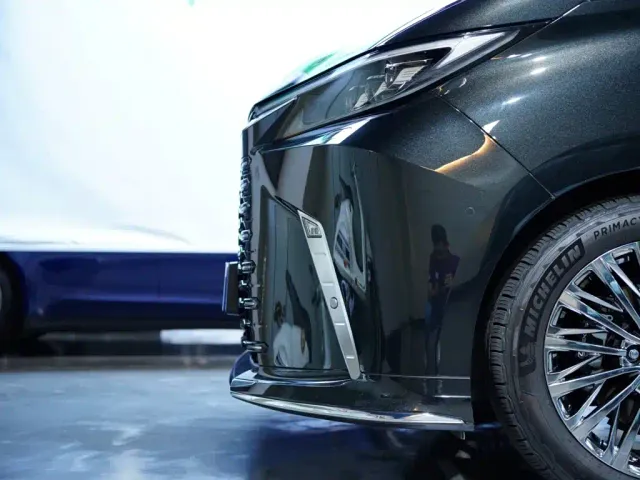 Lexus LM — Фото автомобиля 12