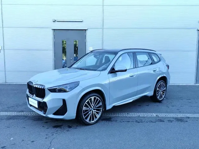 Фотография автомобиля — BMW X1