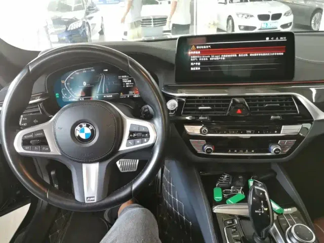 BMW 5 Series — Фото автомобиля 9