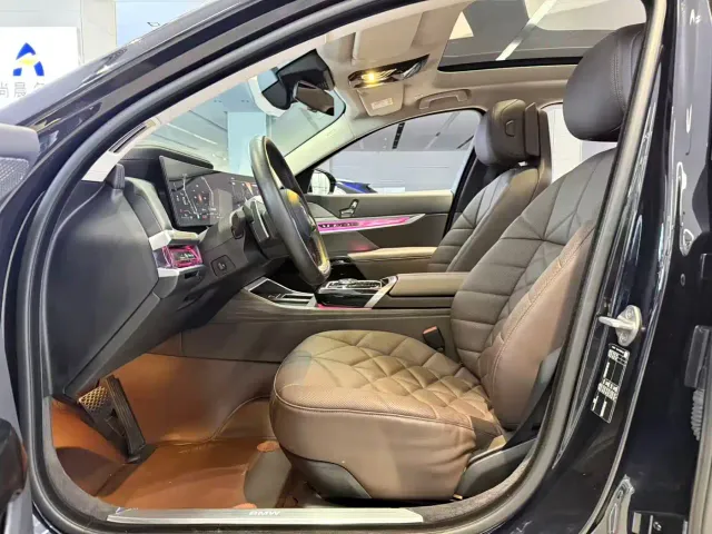 BMW 7 Series — Фото автомобиля 6