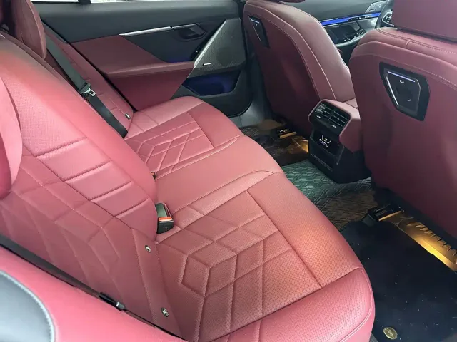 BMW 5 Series — Фото автомобиля 16