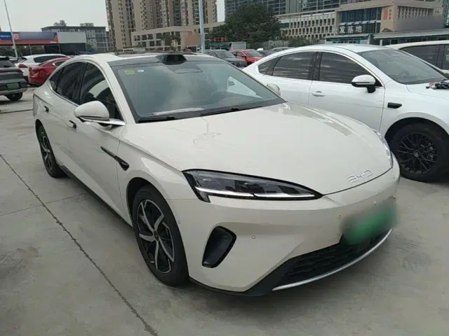 BYD Seal 07 DM-i — Фото автомобиля 3