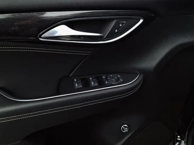 Buick Envision Plus — Фото автомобиля 24