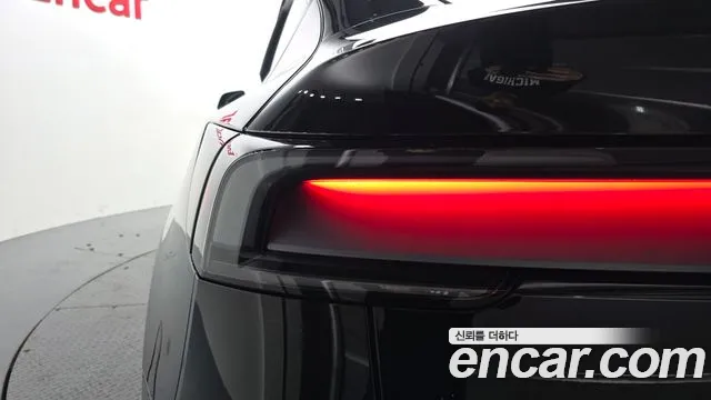 Tesla Model Y — Фото автомобиля 19