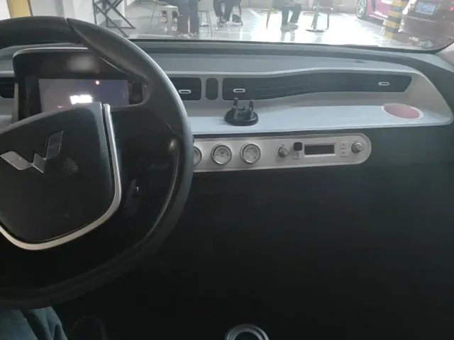 Wuling Hongguang Mini EV — Фото автомобиля 5