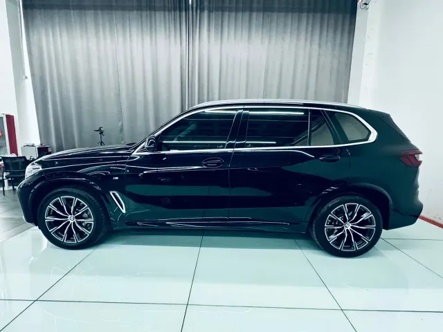 BMW X5 — Фото автомобиля 3
