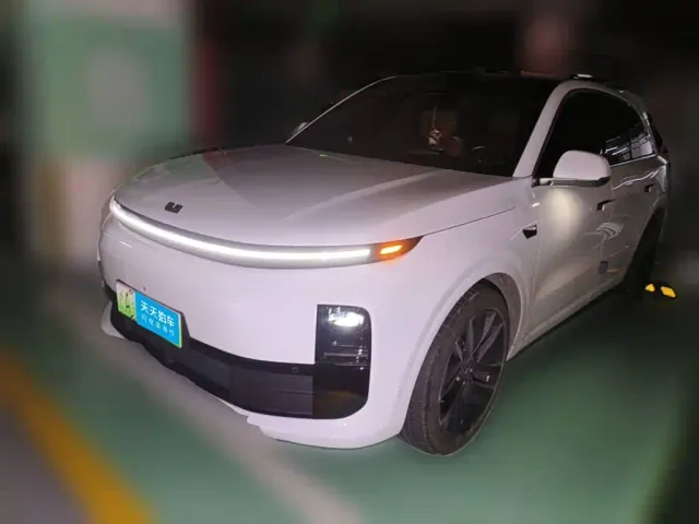 Фотография автомобиля — Li Auto L6