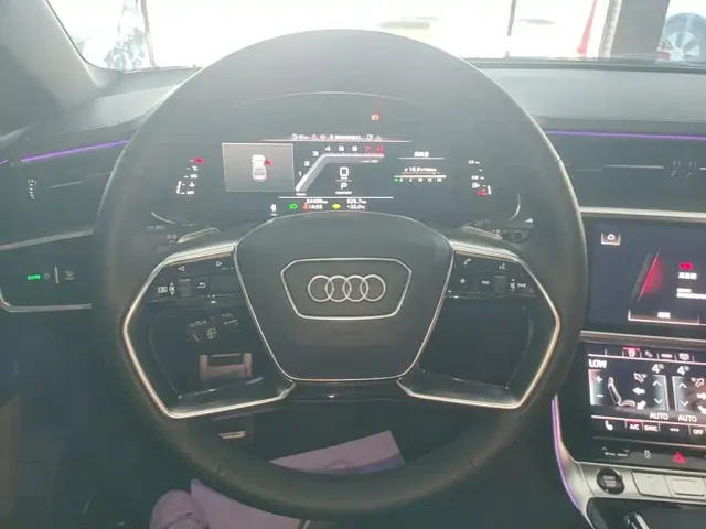 Audi A7L — Фото автомобиля 10
