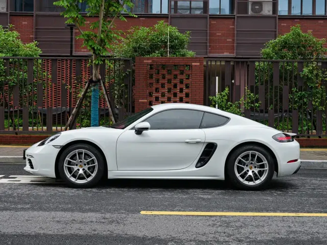 Porsche 718 — Фото автомобиля 2