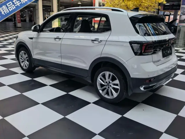 Volkswagen T-Cross — Фото автомобиля 15