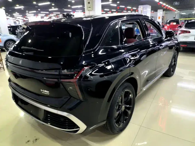Hongqi HS3 PHEV — Фото автомобиля 6