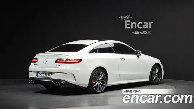 Mercedes-Benz E-Class — Фото автомобиля 2