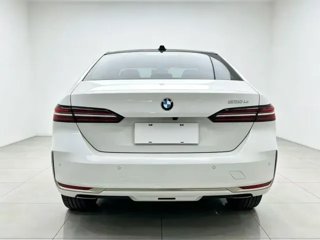 BMW 5 Series — Фото автомобиля 6