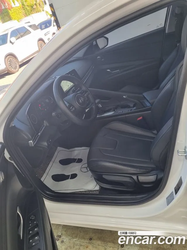 Hyundai Avante CN7 — Фото автомобиля 11