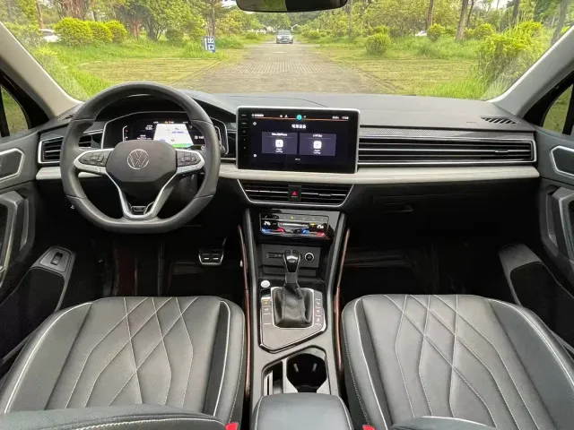 Volkswagen Tiguan L — Фото автомобиля 20
