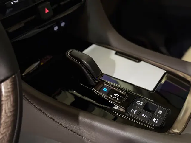 Toyota Alphard — Фото автомобиля 8