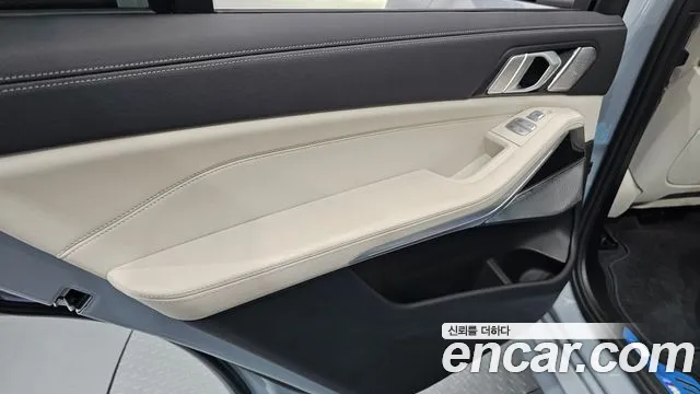 BMW X7 — Фото автомобиля 25