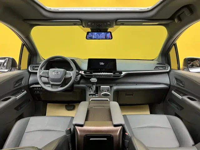 Toyota Granvia — Фото автомобиля 18