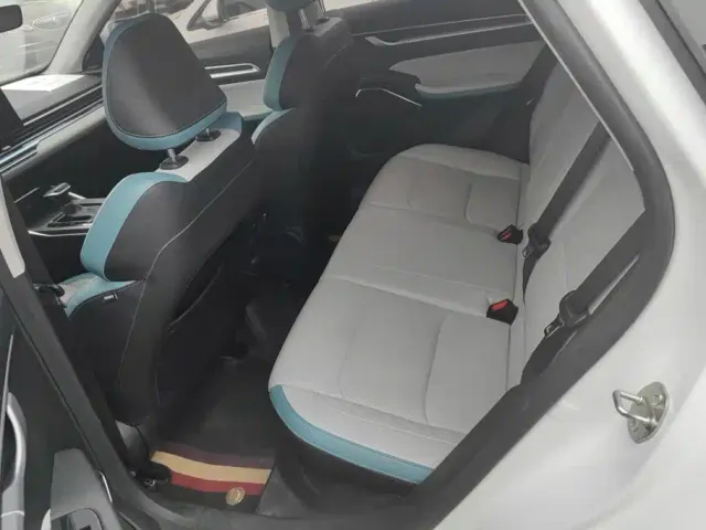 Geely Emgrand — Фото автомобиля 11