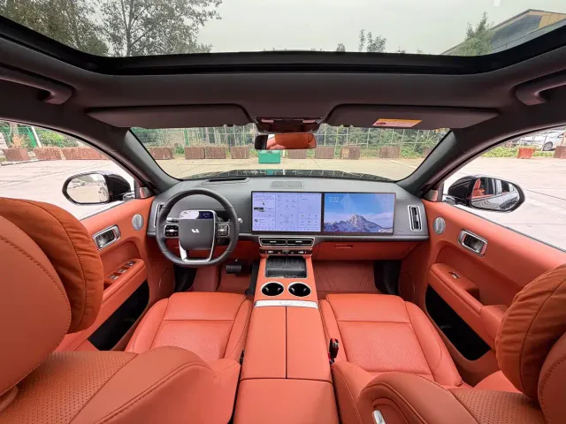 Li Auto L7 — Фото автомобиля 12